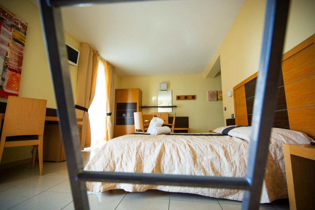 Ticho'S Greenblu Hotel Castellaneta Marina Buitenkant foto