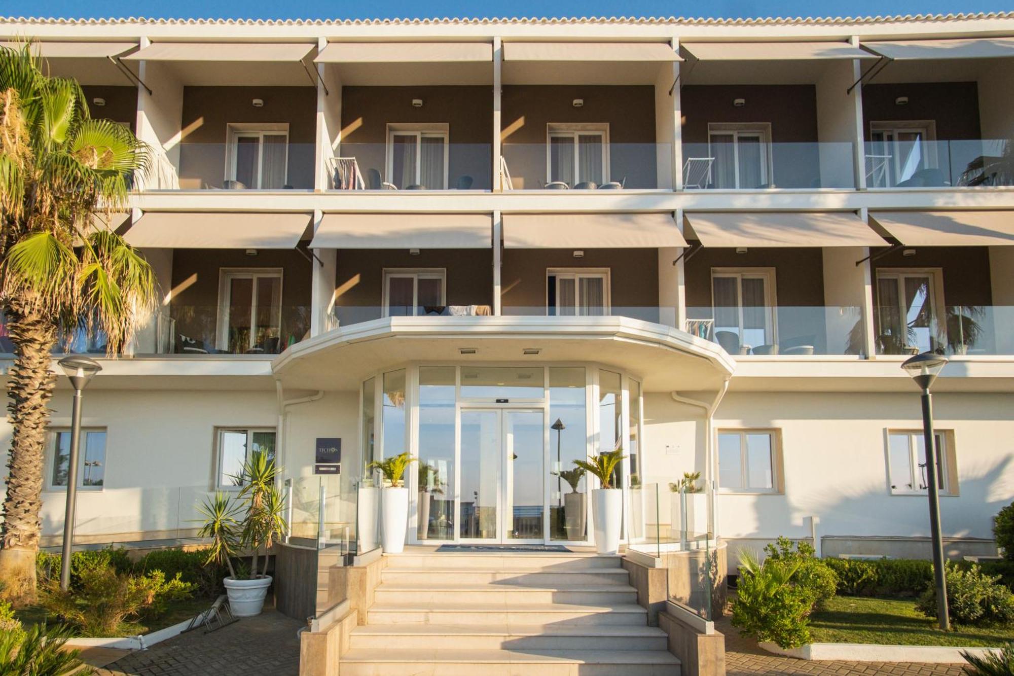 Ticho'S Greenblu Hotel Castellaneta Marina Buitenkant foto