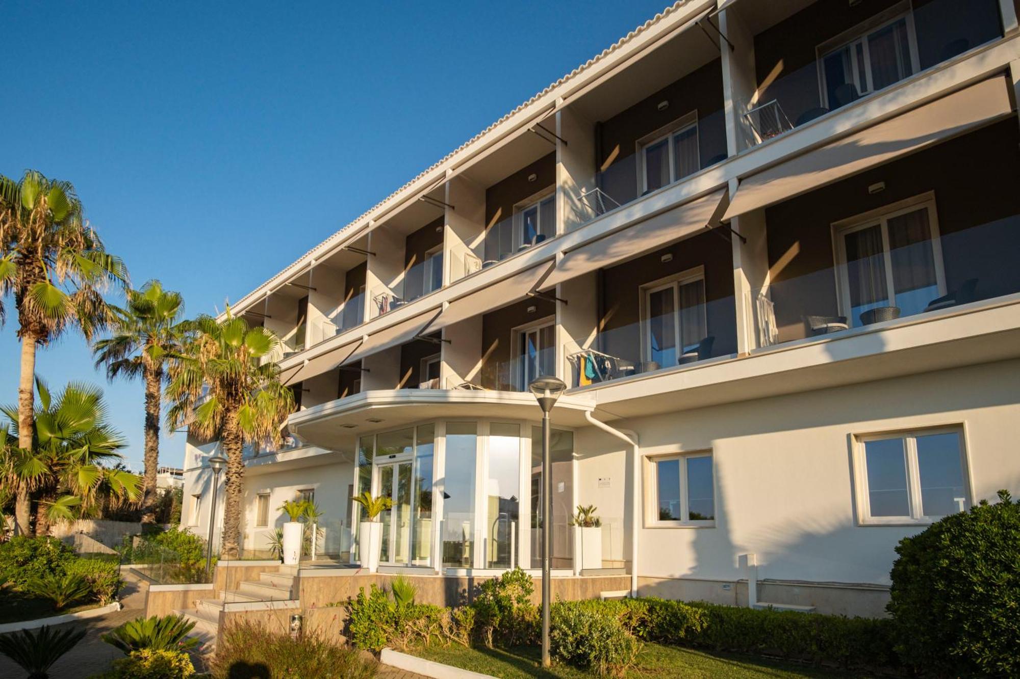 Ticho'S Greenblu Hotel Castellaneta Marina Buitenkant foto