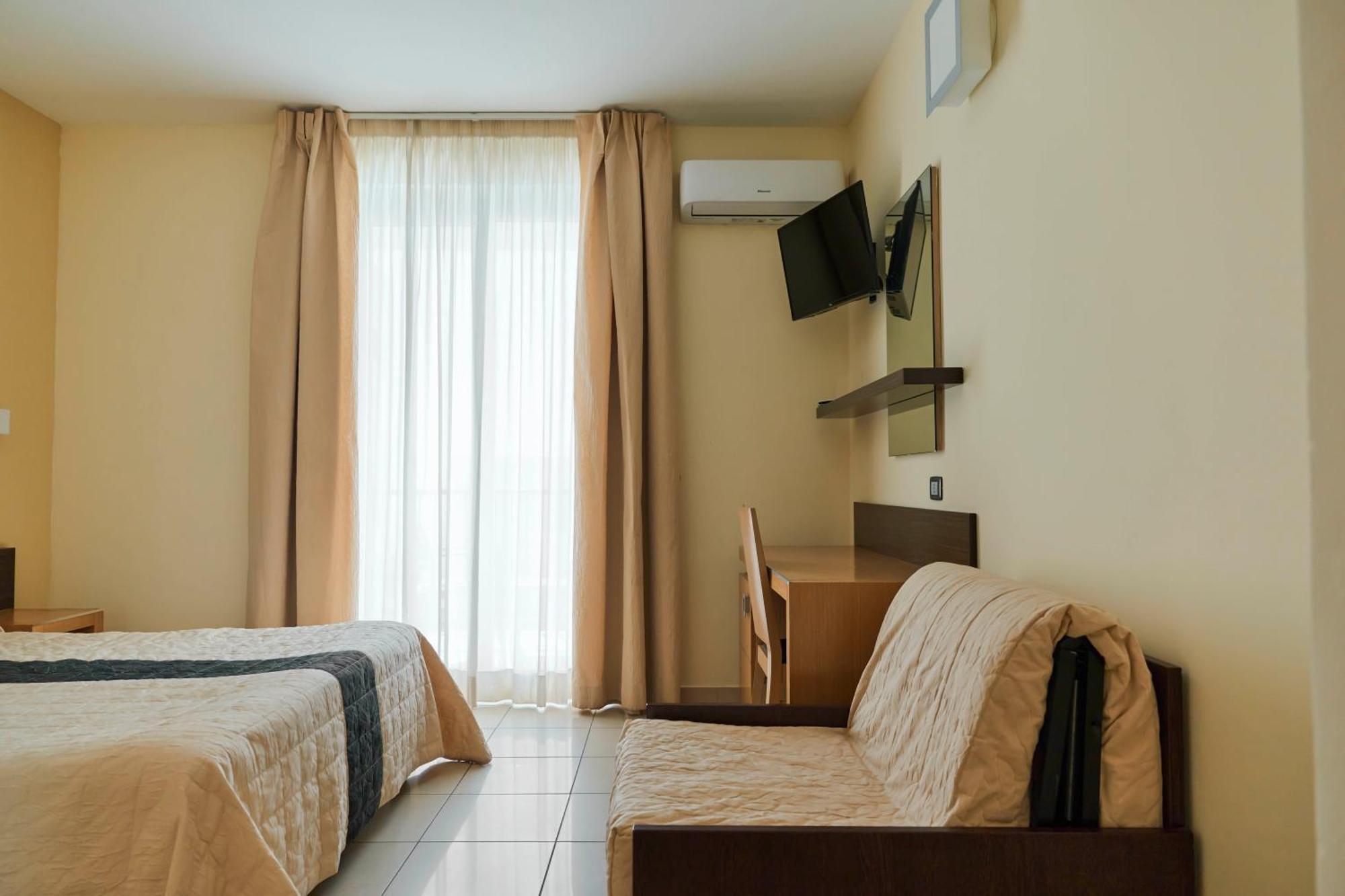 Ticho'S Greenblu Hotel Castellaneta Marina Buitenkant foto