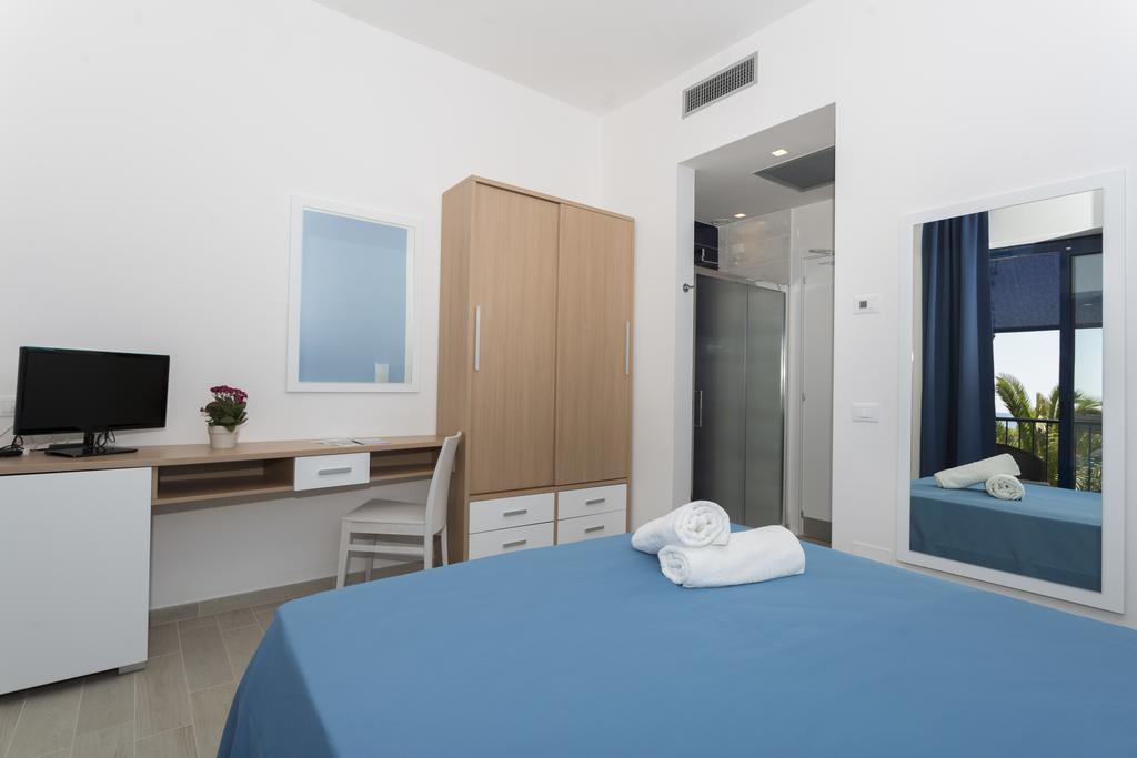 Ticho'S Greenblu Hotel Castellaneta Marina Buitenkant foto