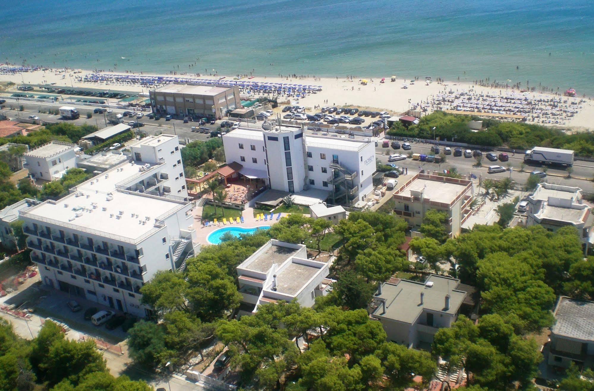 Ticho'S Greenblu Hotel Castellaneta Marina Buitenkant foto